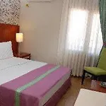 Avisos And Hotel 3*