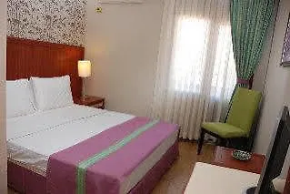 Avisos And Hotell 3*