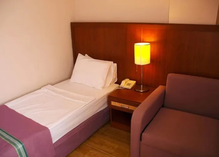 Hotell Avisos And 3*