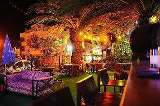 酒店 Avisos And 3*