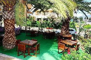 Avisos And 3* Μαρμαρίς